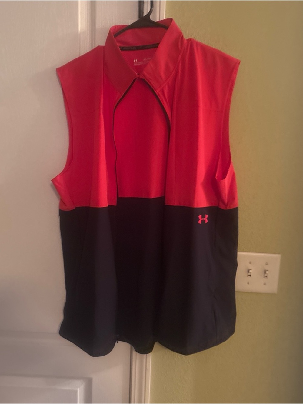 Under Armour Red and Black Sleeveless Zip Golf Polo Tank